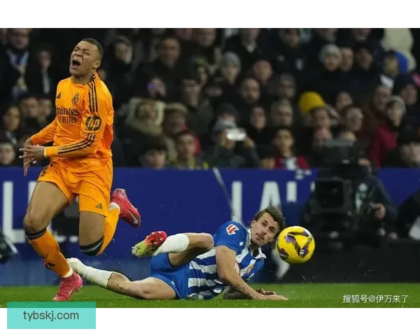 西足协官方：西甲比赛将启用种族歧视预警手势，可由主裁启用